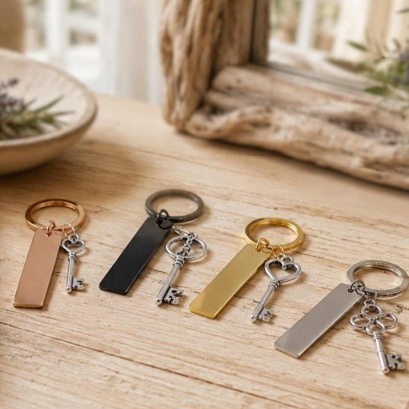 Porte clés minimaliste en métal miroir, personnalisable