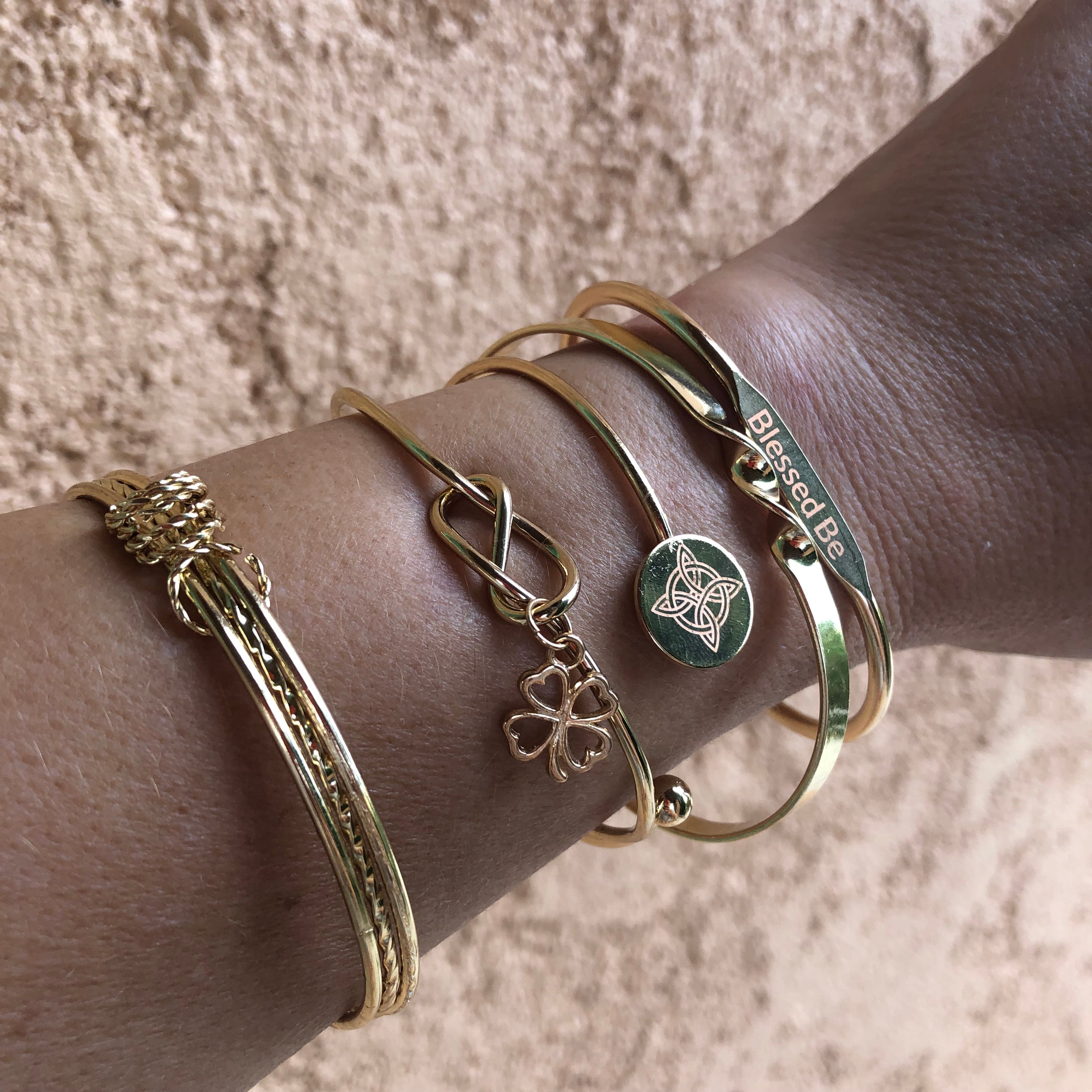 Bracelets couleur dorée style Wiccan, bohème