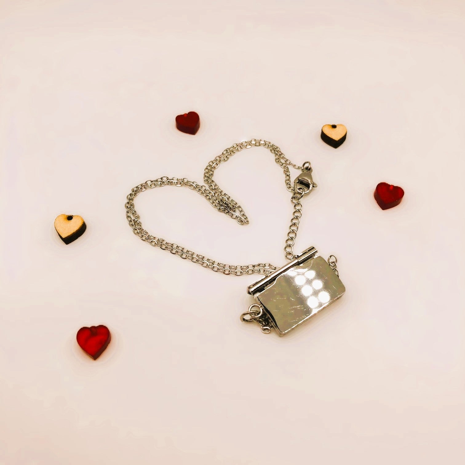 collier et pendentif message secret