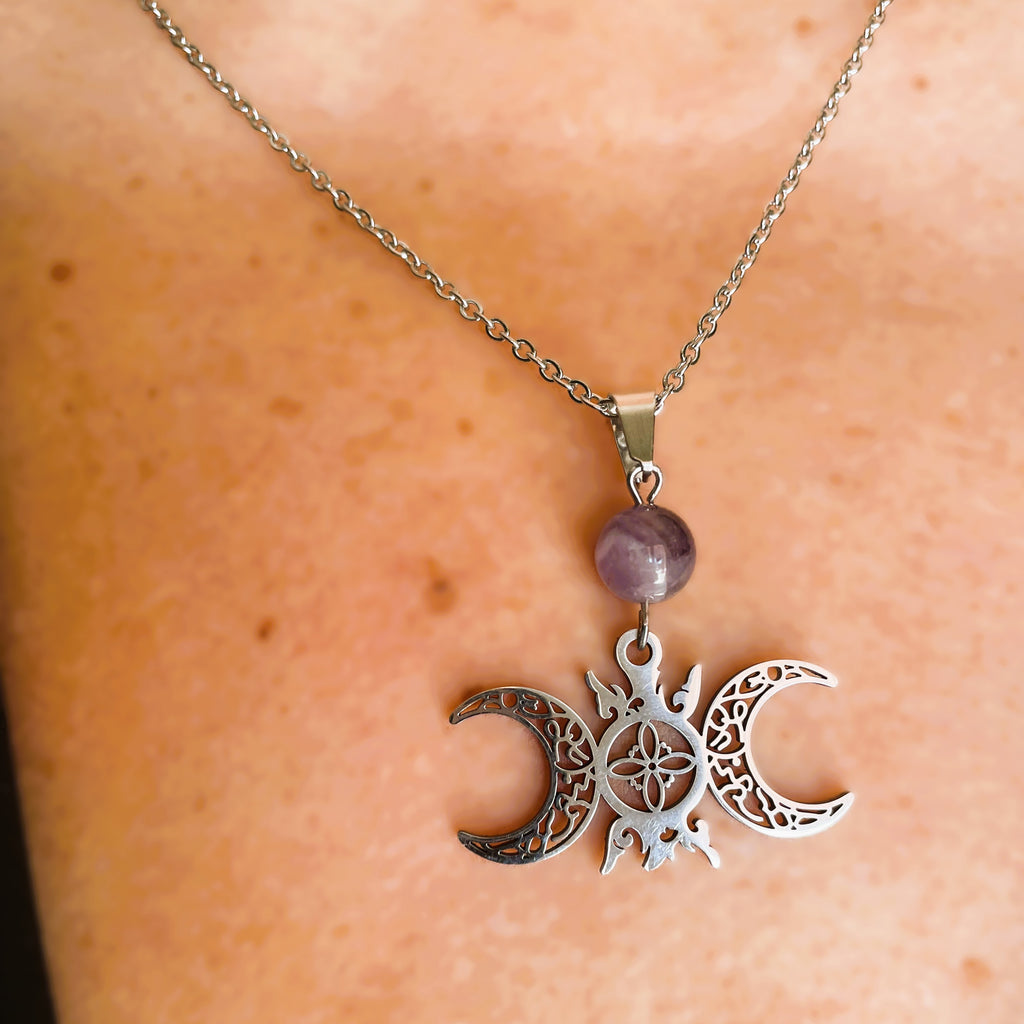 Chaine et pendentif noeud de sorcière & pierre naturelle