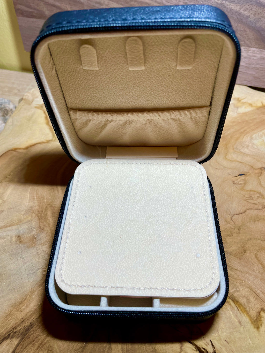 Boites à bijoux de voyage  personnalisée en cuir vegan style wicca/  bohème avec miroir intérieur,