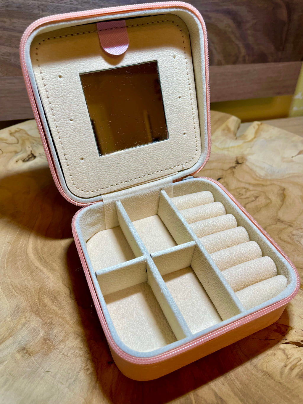 Boites à bijoux de voyage  personnalisée en cuir vegan style wicca/  bohème avec miroir intérieur,