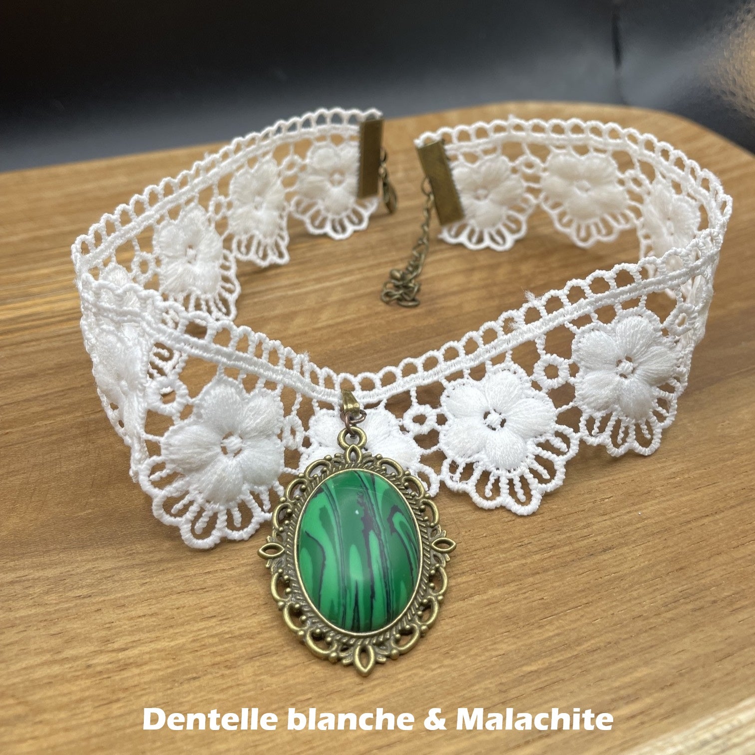 Collier Victorien Dentelle Blanche & Malachite
