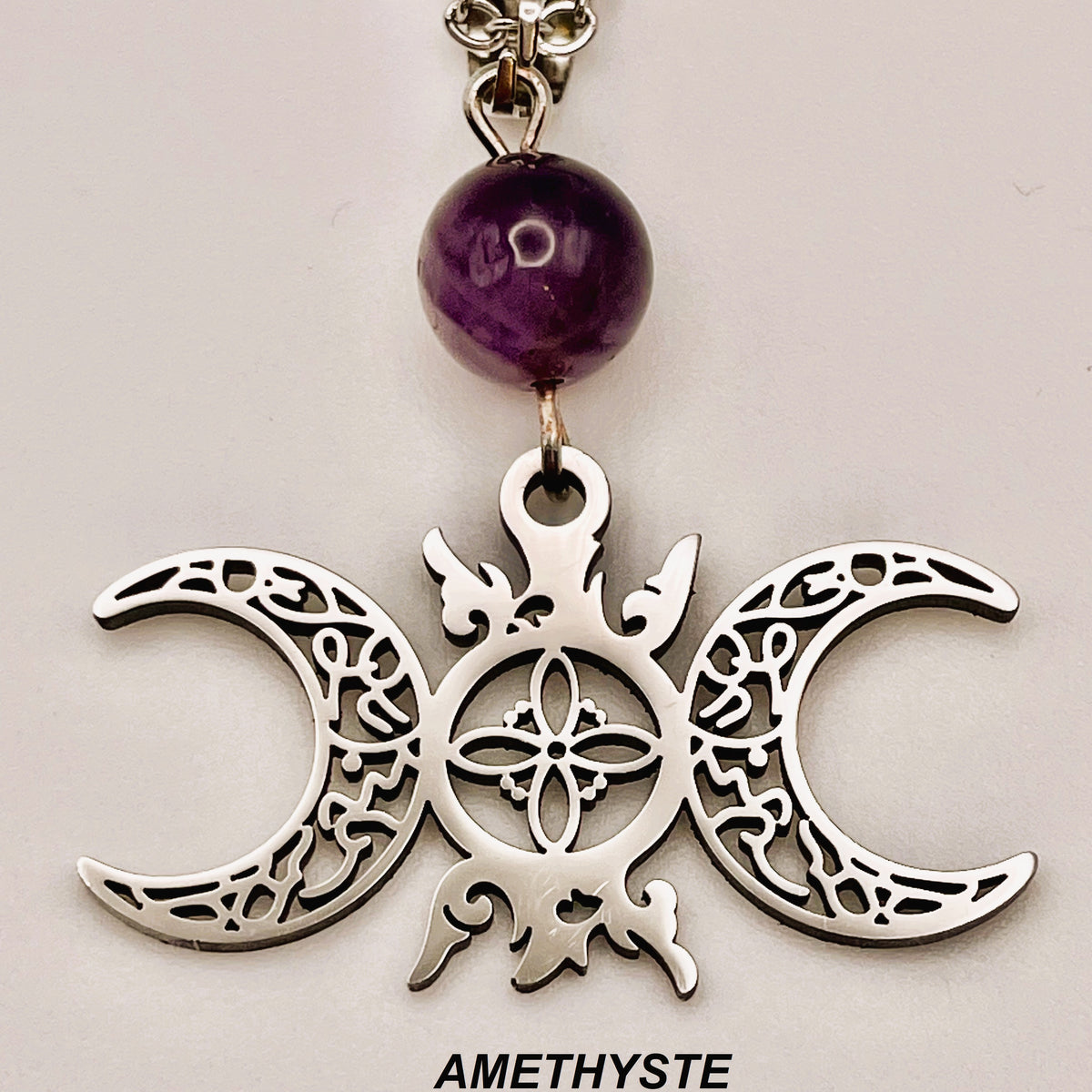 Chaine et pendentif noeud de sorcière & pierre naturelle