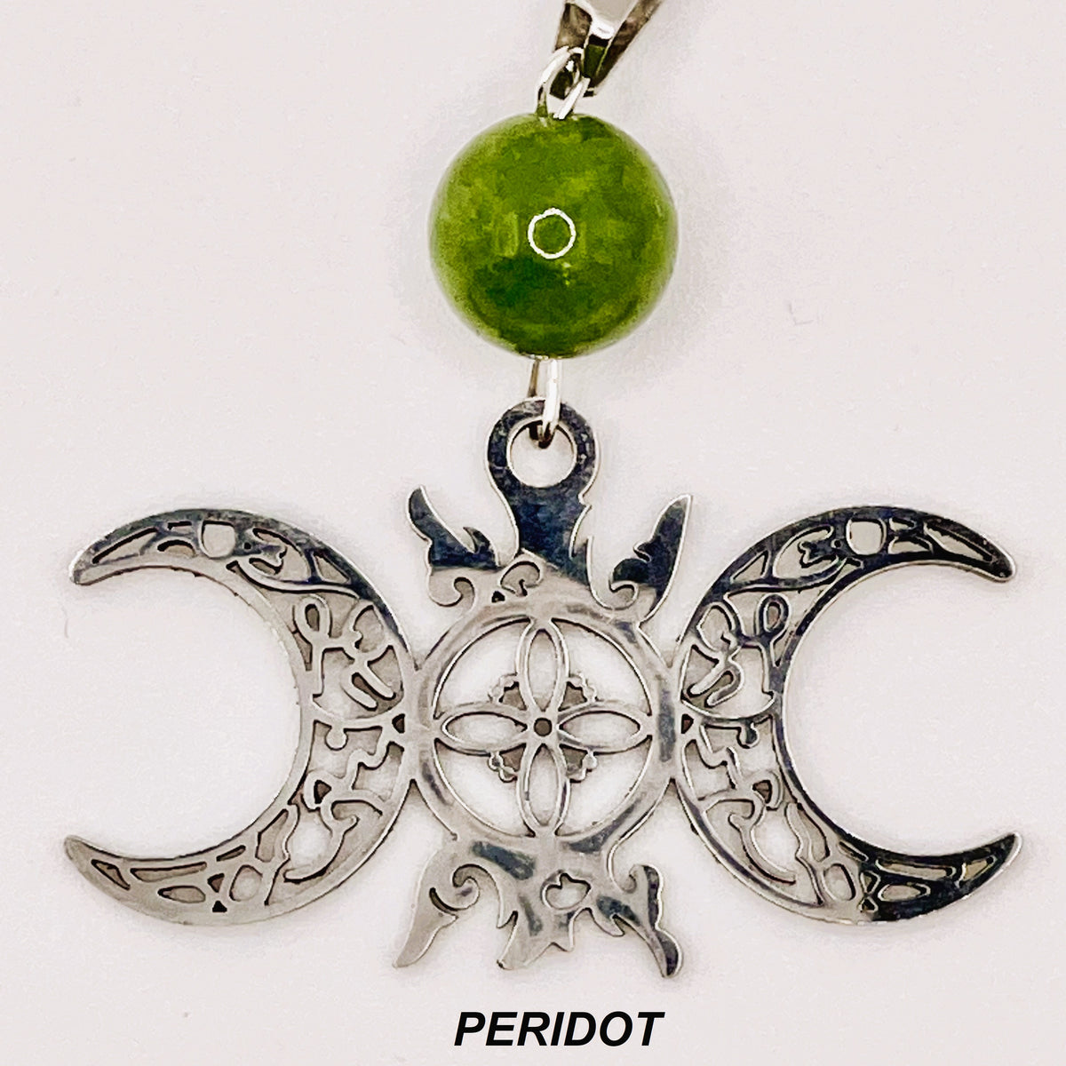 Chaine et pendentif noeud de sorcière & pierre naturelle