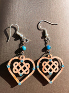 Boucles d'oreilles en bois de noyer Noeud Triple Coeur Celtique & Strass & perle oeil du tigre bleu