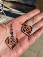Boucles d'oreilles en bois de noyer Noeud Triple Coeur Celtique & Strass & perle oeil du tigre bleu