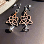 Boucles d'oreilles en bois de noyer Noeud Triquetra / Coeur & chapeau pointu
