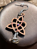 Boucles d'oreilles en bois de noyer Noeud Triquetra / Coeur & chapeau pointu