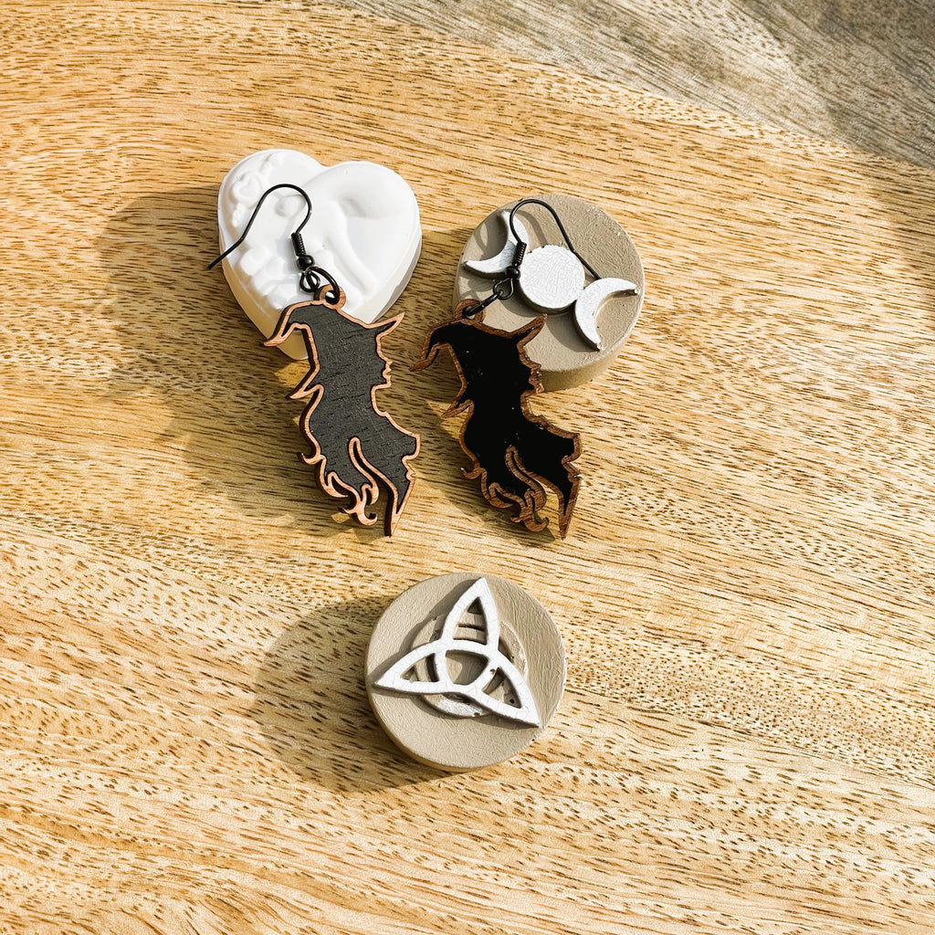 Boucles d'oreilles en bois de noyer SORCIERE