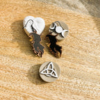 Boucles d'oreilles en bois de noyer SORCIERE