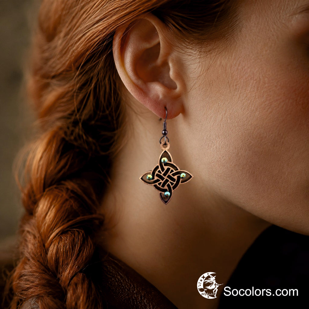 Boucles d'oreilles en bois de noyer Noeud de Sorcière & Strass