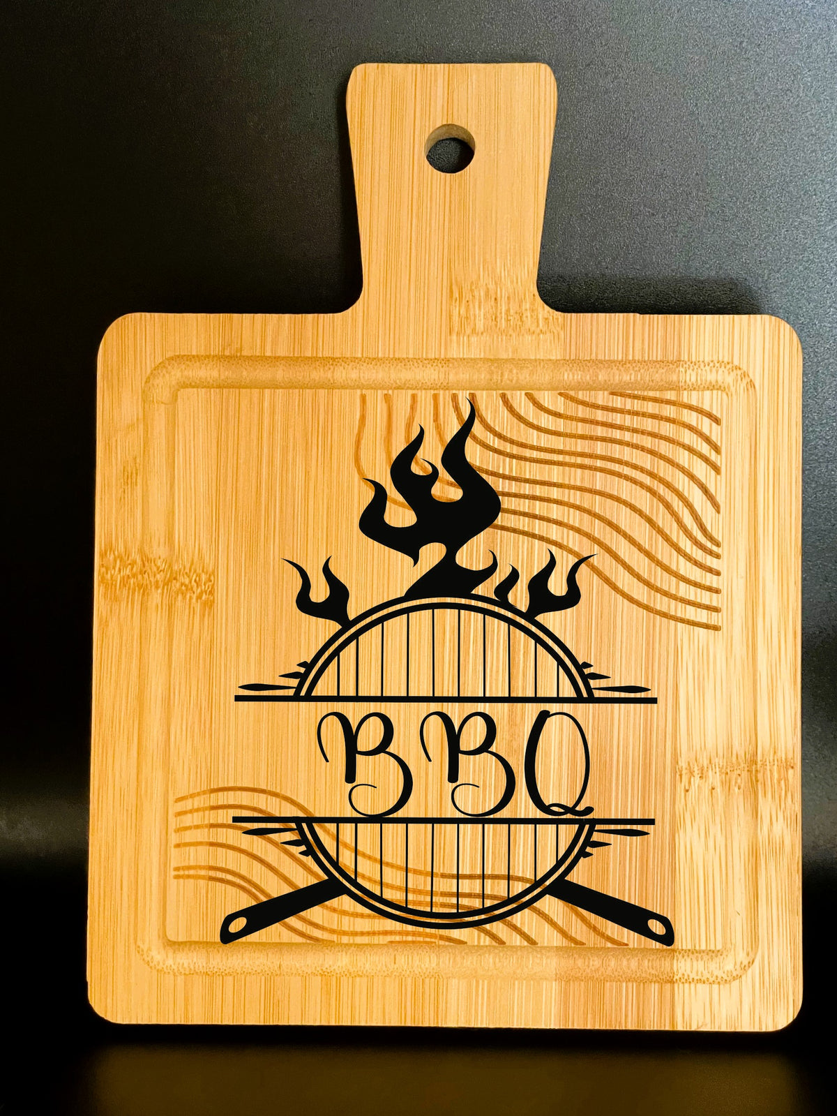 Planchette en Bambou Gravée – Collection "Cuisine Magique", Barbecue & Personnalisable